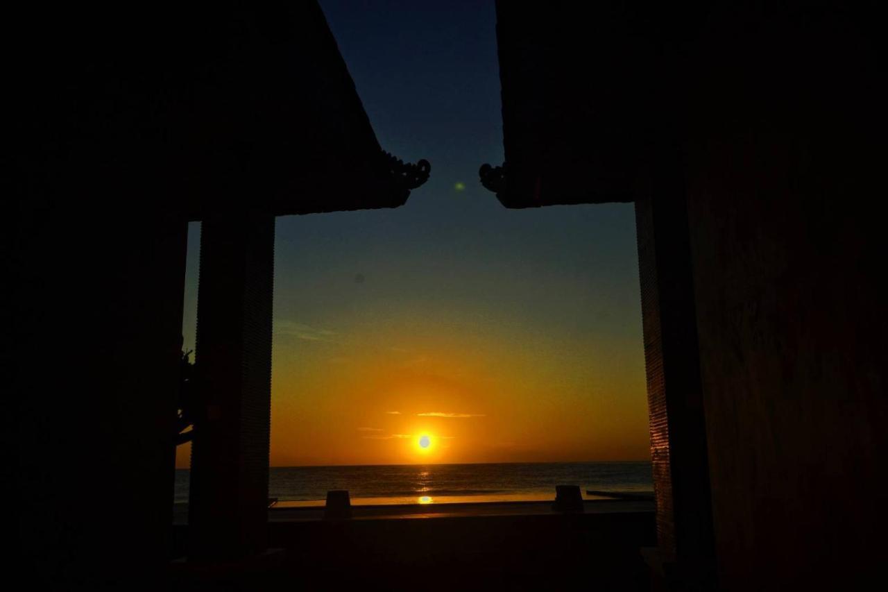 Cave Beach Bungalow Semaya Екстериор снимка