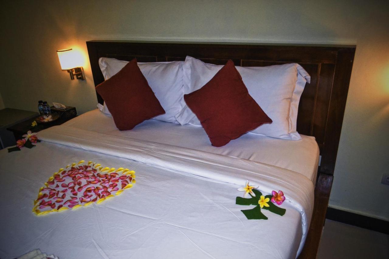 Cave Beach Bungalow Semaya Екстериор снимка