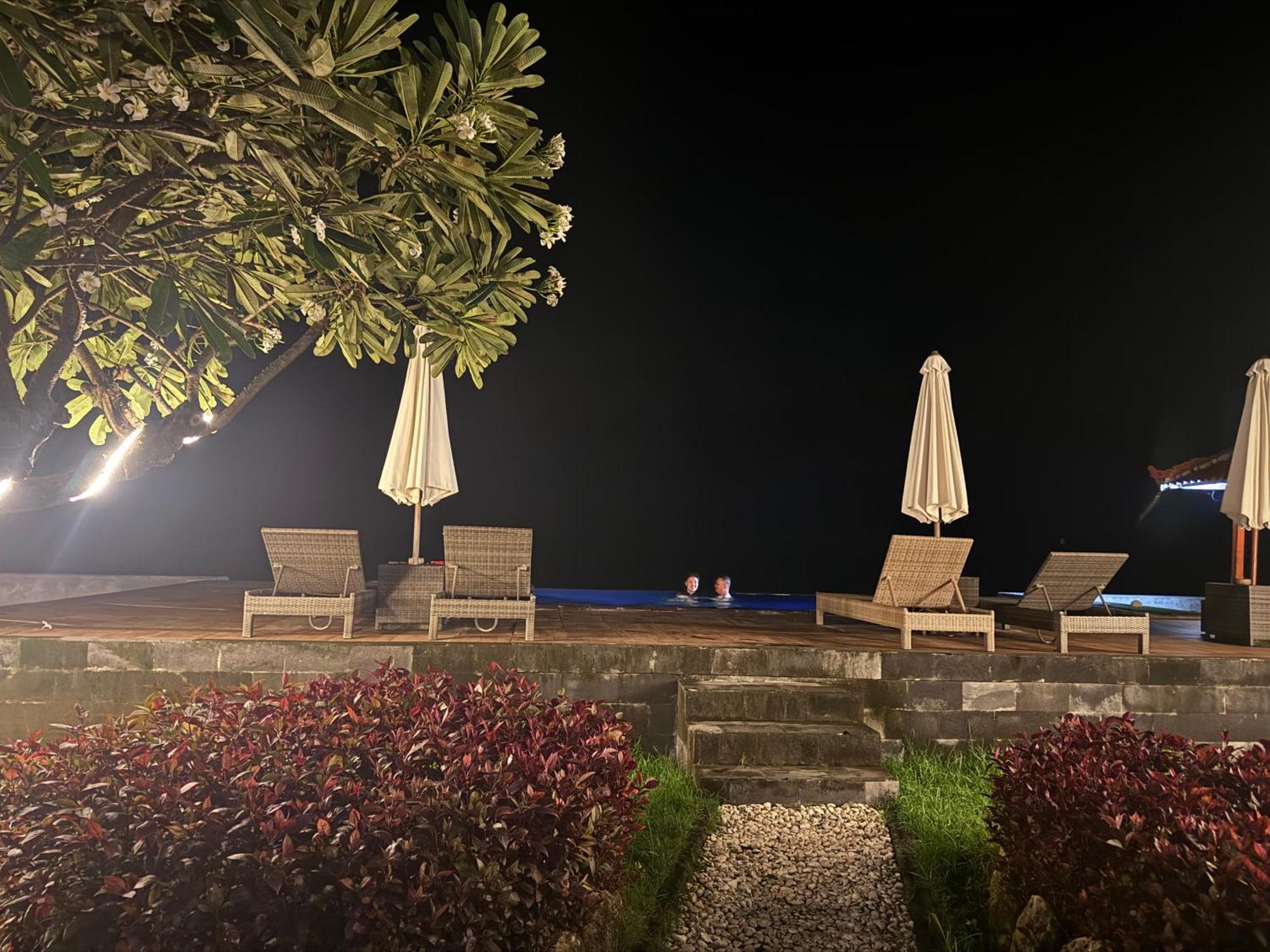 Cave Beach Bungalow Semaya Екстериор снимка